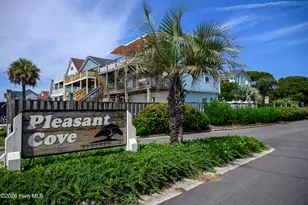 34 N Oak Ct, Surf City, NC 28445 - Photo 1