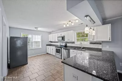 107 Chestnut Court, Jacksonville, NC 28546 - Photo 11