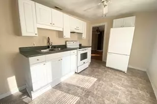 409 W Colonial Ave, Elizabeth City, NC 27909 - Photo 7