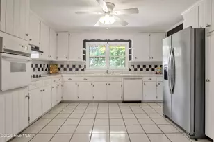 419 Dunmore Rd, Fayetteville, NC 28303 - Photo 9