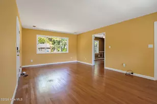 419 Dunmore Rd, Fayetteville, NC 28303 - Photo 5