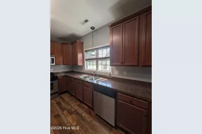 305 Weatherford Drive, Jacksonville, NC 28540 - Photo 9