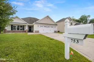 753 Radiant Dr, Jacksonville, NC 28546 - Photo 3