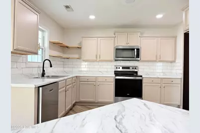 107 Cavalier Drive, Jacksonville, NC 28546 - Photo 9