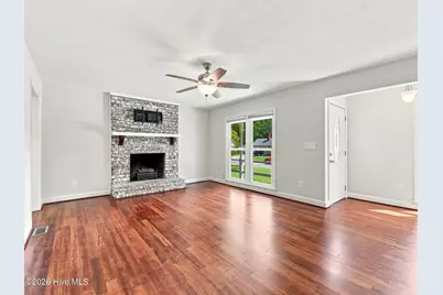 128 Robinhood Drive, Jacksonville, NC 28546 - Photo 9