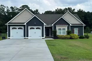 210 Beaverdam Dr, Clinton, NC 28328 - Photo 1