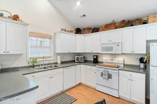 143 NE 4th St, Oak Island, NC 28465 - Photo 19
