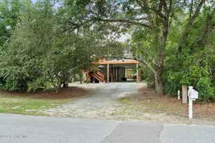 143 NE 4th St, Oak Island, NC 28465 - Photo 3