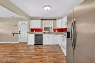 2400 N Hills Dr, New Bern, NC 28562 - Photo 9