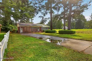 2400 N Hills Dr, New Bern, NC 28562 - Photo 25