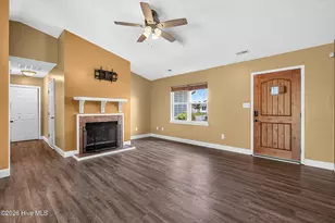 301 Parkton Dr, Richlands, NC 28574 - Photo 7