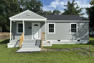 1402 Hazel Ave, New Bern, NC 28560 - Photo 1
