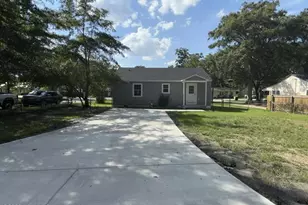 1402 Hazel Ave, New Bern, NC 28560 - Photo 3