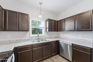 205 Shallowbag Bay Ln, Jacksonville, NC 28546 - Photo 11