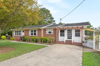 304 W Stanford Street, Beulaville, NC 28518 - Photo 1