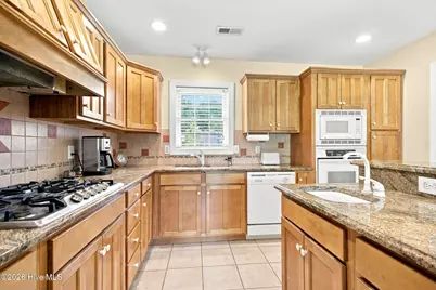 107 Silver Lake Court, Swansboro, NC 28584 - Photo 21