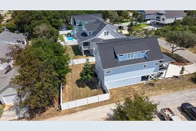 101 NE 64th Street, Oak Island, NC 28465 - Photo 5