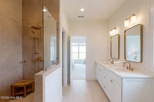 360 E Wayfinder Ln, Hampstead, NC 28443 - Photo 5