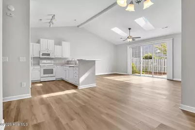 5006 Carleton Drive #Unit 121, Wilmington, NC 28403 - Photo 7