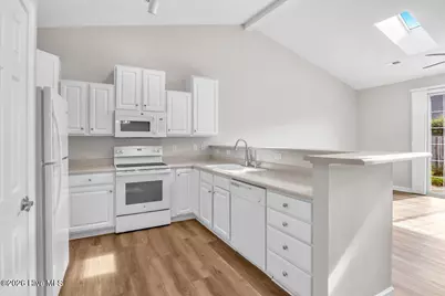 5006 Carleton Drive #Unit 121, Wilmington, NC 28403 - Photo 5