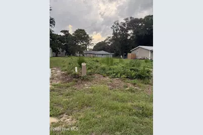107 NE 20th Street, Oak Island, NC 28465 - Photo 5