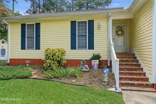 109 Commander Cir, New Bern, NC 28562 - Photo 3