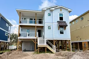 206 W Pelican Dr, Oak Island, NC 28465 - Photo 1