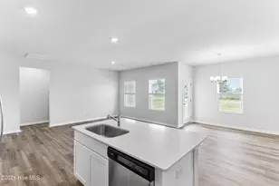 201 Hamlet Ct, Richlands, NC 28574 - Photo 17
