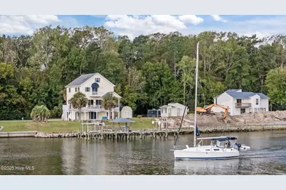 850 Sea Gate Drive, Newport, NC 28570 - Photo 3
