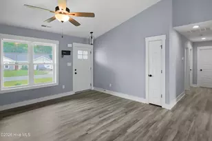 64 Cindy Rd, Richlands, NC 28574 - Photo 5