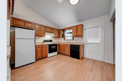 114 Pine Crest Drive, Jacksonville, NC 28546 - Photo 11