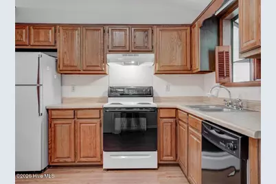 114 Pine Crest Drive, Jacksonville, NC 28546 - Photo 9