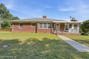200 Madison Ave, Hamlet, NC 28345 - Photo 1
