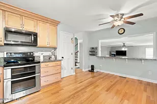 10017 N Olde Towne Wynd SE, Belville, NC 28451 - Photo 17