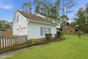 10017 N Olde Towne Wynd SE, Belville, NC 28451 - Photo 3