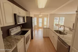 103 N Academy St, Richlands, NC 28574 - Photo 7