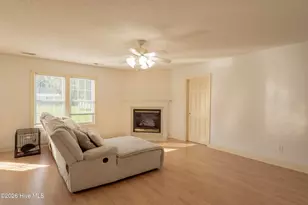 103 N Academy St, Richlands, NC 28574 - Photo 11