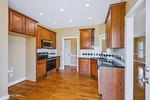 400 Cedar Lake Ln, Clinton, NC 28328 - Photo 13