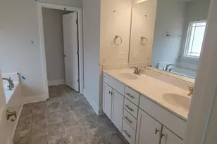 915 Port Royal Ct, New Bern, NC 28560 - Photo 11