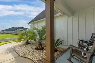 404 Summerhouse Dr, Holly Ridge, NC 28445 - Photo 3