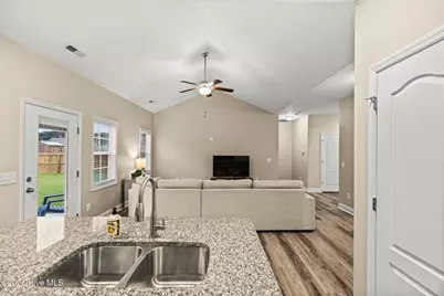 115 Pembury Way, Richlands, NC 28574 - Photo 11