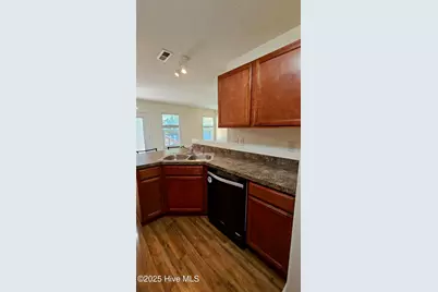 100 Constitution Avenue, Jacksonville, NC 28540 - Photo 9