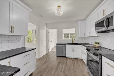 329 Wayne Drive, Wilmington, NC 28403 - Photo 17