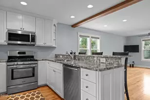 7118 Archers Creek Dr, Emerald Isle, NC 28594 - Photo 9