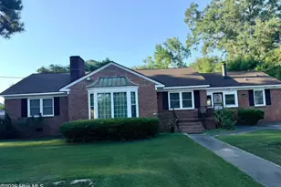 1210 Meadowood Dr, Kinston, NC 28501 - Photo 1