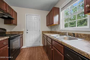 180 Ashbury Park Ln, Richlands, NC 28574 - Photo 9