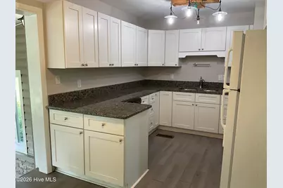 104 Greencrest Circle, Jacksonville, NC 28540 - Photo 5