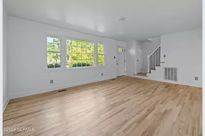 1011 Daniel Place, Jacksonville, NC 28540 - Photo 3