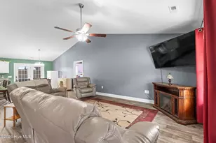 905 Futrell St, Loris, SC 29569 - Photo 7
