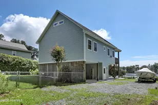 716 Bay Harbor Dr, Hampstead, NC 28443 - Photo 3